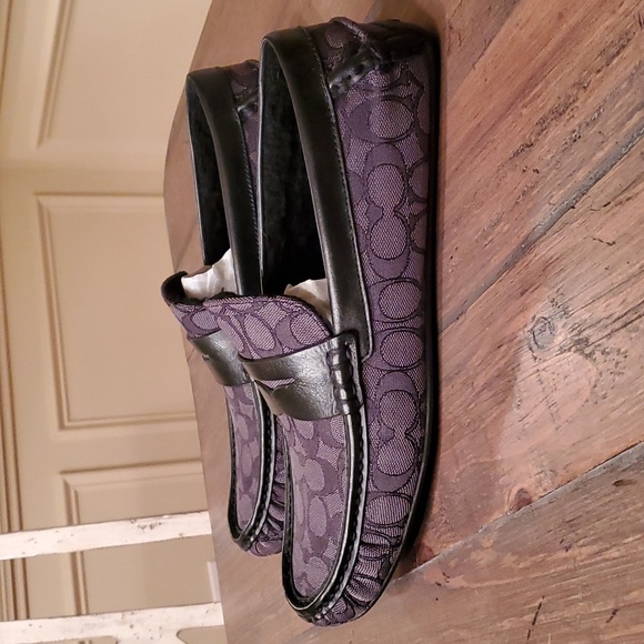 Coach Signature Slippers, size 11D, New In Box - Picture 2 of 13